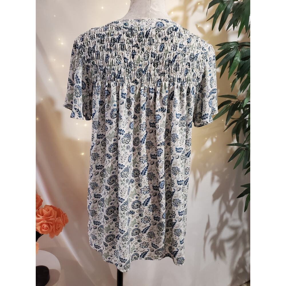 Rose + Olive Womens Floral Smocked Flutter Sleeve Popover Blouse Size 1X Cottage - Picture 2 of 13